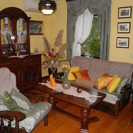 Three-bedroom Holiday In Ii *