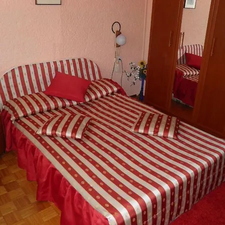 Three-bedroom Holiday In Ii Apartamento